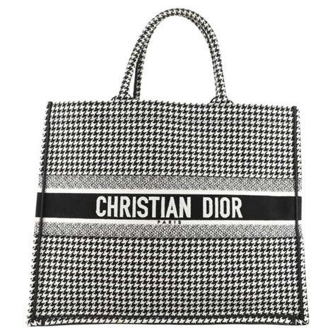 sac fourre tout christian dior|sac de caba dior.